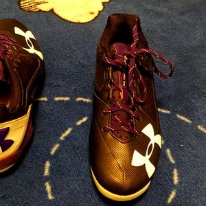 Baseball cleats
